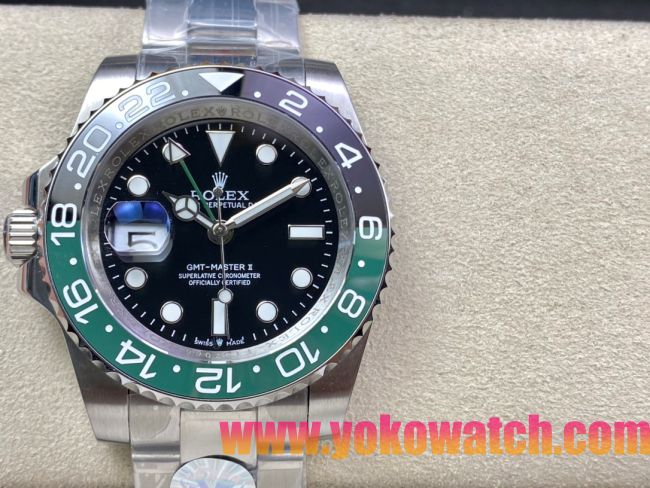 ロレックスコピー GMT-Master II（グリーンニッチ）40mm 126710BLNR“ブラック・ダイヤル＋ステンレスケース＋バイカラーセラミックベゼル（スプリット・グリーン）＋オイスターブレスレット” メンズ専用モデル
