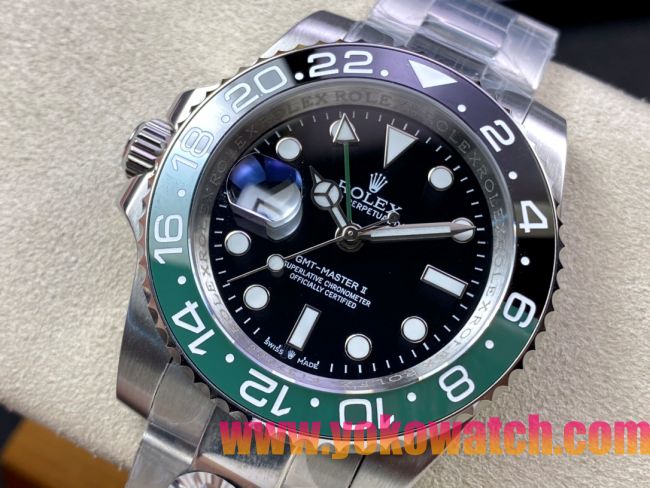 ロレックスコピー GMT-Master II（グリーンニッチ）40mm 126710BLNR“ブラック・ダイヤル＋ステンレスケース＋バイカラーセラミックベゼル（スプリット・グリーン）＋オイスターブレスレット” メンズ専用モデル
