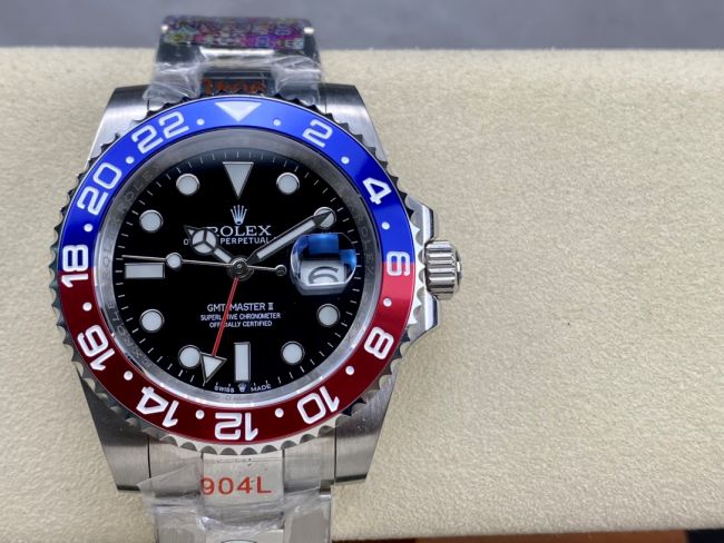 ロレックスコピー GMT-Master II（グリーンニッチ）40mm 126710BLNR“ブラック・ダイヤル＋ステンレスケース＋バイカラーセラミックベゼル（ブルー＆レッド）＋オイスターブレスレット” メンズ専用モデル