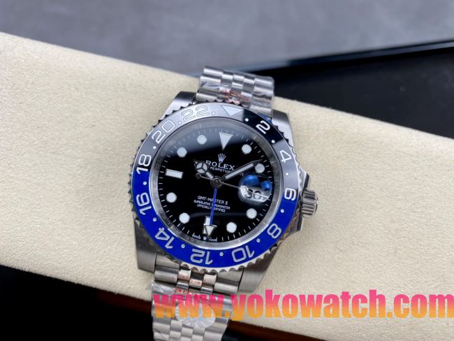 ロレックスコピー GMT-Master II（グリーンニッチ）40mm 126710BLNR“ブラック・ダイヤル＋ステンレスケース＋バイカラーセラミックベゼル（ブルー＆グレー）＋オイスターブレスレット” メンズ専用モデル