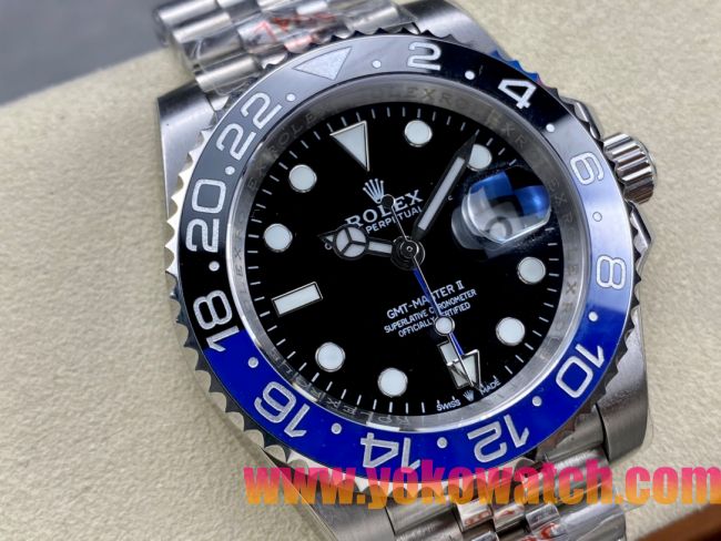 ロレックスコピー GMT-Master II（グリーンニッチ）40mm 126710BLNR“ブラック・ダイヤル＋ステンレスケース＋バイカラーセラミックベゼル（ブルー＆グレー）＋オイスターブレスレット” メンズ専用モデル
