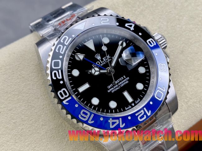 ロレックスコピー GMT-Master II（グリーンニッチ）40mm 126710BLNR“ブラック・ダイヤル＋ステンレスケース＋バイカラーセラミックベゼル（ブルー＆グレー）＋オイスターブレスレット” メンズ専用モデル