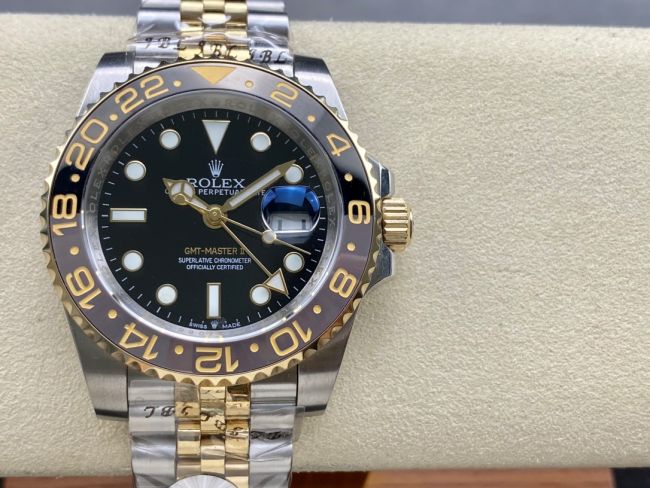 ロレックスコピー GMT-Master II（グリーンニッチ）40mm 126713LB“ブラック・ダイヤル＋ステンレスケース＋イエローゴールドベゼル＋バイカラーブレスレット” メンズ専用モデル 