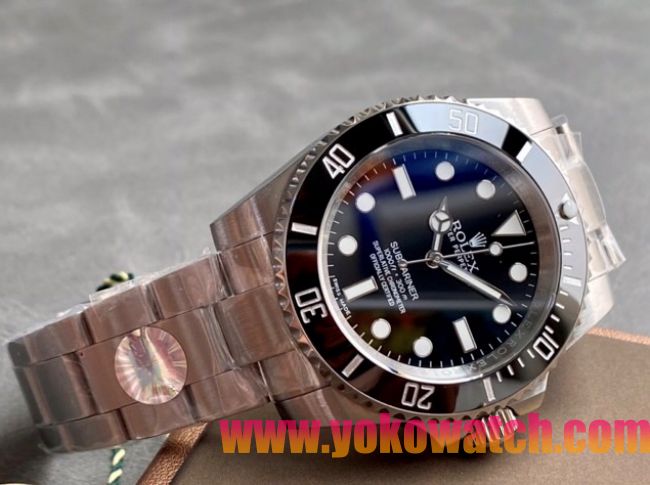 ロレックスコピー サブマリーナー（SUB）40mm 124060“ブラック・ベゼル＋ブラック・ダイヤル＋ステンレスケース＋オイスターブレスレット” メンズ専用モデル
