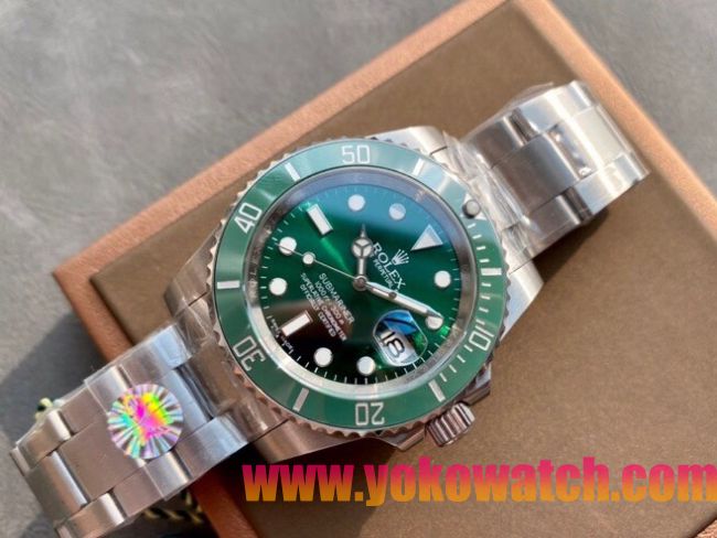 ロレックスコピー サブマリーナー（SUB）40mm 126610LN“グリーン・ベゼル＋グリーン・ダイヤル＋ステンレススチールケース＋オイスターブレスレット” メンズ専用モデル 