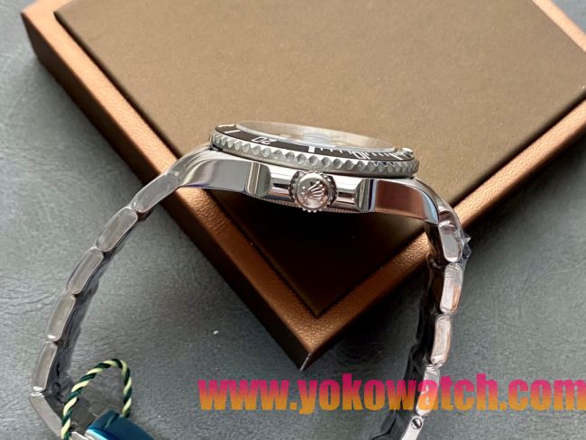 ロレックスコピー サブマリーナー（SUB）40mm 126610LN“ブラック・ベゼル＋ブラック・ダイヤル＋ステンレススチールケース＋オイスターブレスレット” メンズ専用モデル 