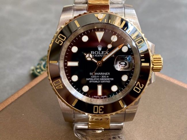 ロレックスコピー サブマリーナー（SUB）40mm 126613LN“間金・ブラック・ベゼル＋ブラック・ダイヤル＋ステンレススチール＆ゴールドケース＋オイスターブレスレット” メンズ専用モデル