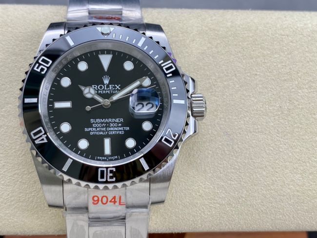 ロレックスコピー サブマリーナー（SUB）40mm 126610LN“ブラック・ベゼル＋ブラック・ダイヤル＋ステンレススチールケース＋オイスターブレスレット” メンズ専用モデル