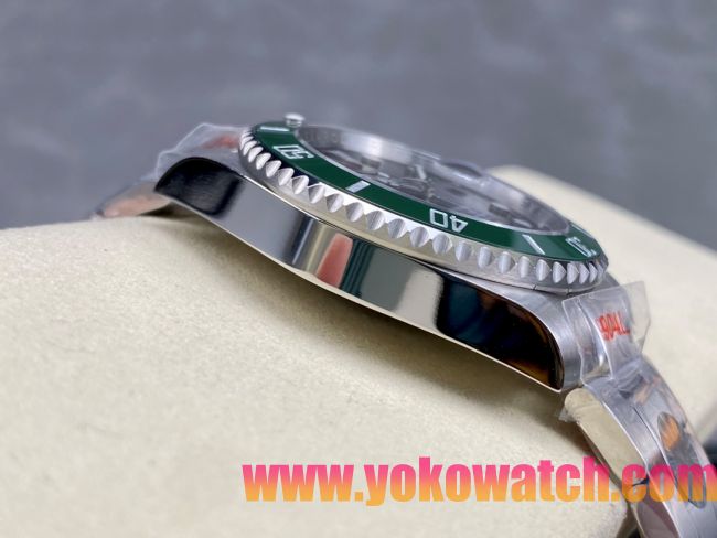 ロレックスコピー サブマリーナー（SUB）41mm 126610LV“グリーン・ベゼル＋ブラック・ダイヤル＋ステンレススチールケース＋オイスターブレスレット” メンズ専用モデル