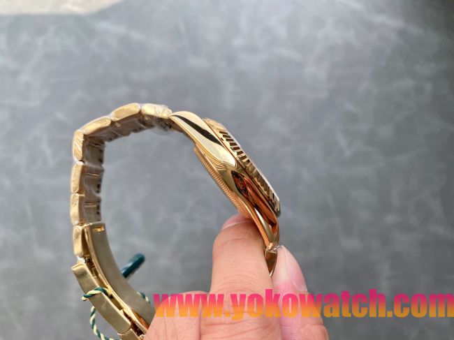 ロレックスコピー・スカイダイバー（SKY-DWELLER）40mm 326138“ブラック・ダイヤル＋イエローゴールドケース＋オイスターブレスレット” メンズ専用モデル