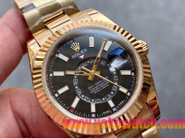 ロレックスコピー・スカイダイバー（SKY-DWELLER）40mm 326138“ブラック・ダイヤル＋イエローゴールドケース＋オイスターブレスレット” メンズ専用モデル