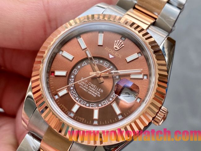 ロレックスコピー・スカイダイバー（SKY-DWELLER）40mm 326138“ブラウン・ダイヤル＋イエローゴールドベゼル＋ステンレススチールブレスレット” メンズ専用モデル