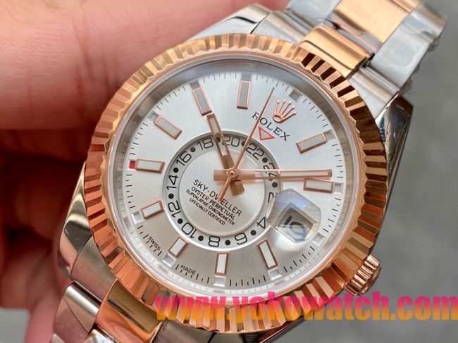ロレックスコピー・スカイダイバー（SKY-DWELLER）40mm 326138“ホワイト・ダイヤル＋イエローゴールドベゼル＋ステンレススチールブレスレット” メンズ専用モデル