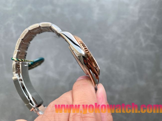 ロレックスコピー・スカイダイバー（SKY-DWELLER）40mm 326138“ホワイト・ダイヤル＋イエローゴールドベゼル＋ステンレススチールブレスレット” メンズ専用モデル