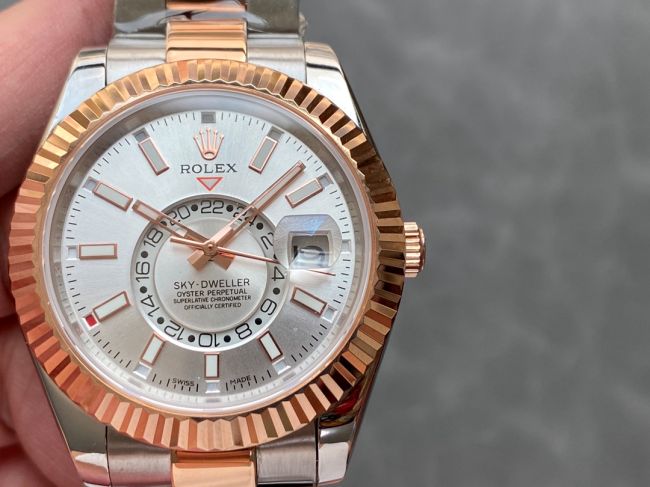 ロレックスコピー・スカイダイバー（SKY-DWELLER）40mm 326138“ホワイト・ダイヤル＋イエローゴールドベゼル＋ステンレススチールブレスレット” メンズ専用モデル