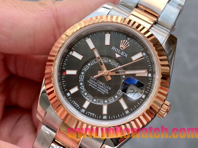 ロレックスコピー・スカイダイバー（SKY-DWELLER）40mm 326138“ブラック・ダイヤル＋ローズゴールドベゼル＋ステンレススチールブレスレット” メンズ専用モデル