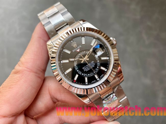 ロレックスコピー・スカイダイバー（SKY-DWELLER）40mm 326138“ブラック・ダイヤル＋イエローゴールドベゼル＋ステンレススチールブレスレット” メンズ専用モデル