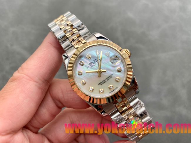 ロレックスコピー・デイトジャスト（DATEJUST）31mm 279138R“三角坑紋ベゼル＋ダイヤモンドインデックス＋真珠貝ダイヤル＋ステンレススチール＆イエローゴールドブレスレット” レディース専用モデル
