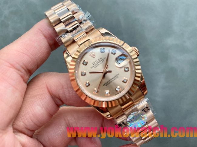 ロレックスコピー・デイトジャスト（DATEJUST）31mm 279138R“全イエローゴールド仕様＋三角坑紋ベゼル＋ダイヤモンドインデックス＋ピンクゴールドダイヤル” レディース専用モデル