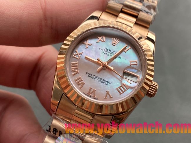 ロレックスコピー・デイトジャスト（DATEJUST）31mm 279138R“全イエローゴールド仕様＋三角坑紋ベゼル＋ローマ数字インデックス＋真珠貝ダイヤル” レディース専用モデル