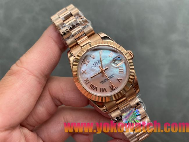 ロレックスコピー・デイトジャスト（DATEJUST）31mm 279138R“全イエローゴールド仕様＋三角坑紋ベゼル＋ローマ数字インデックス＋真珠貝ダイヤル” レディース専用モデル