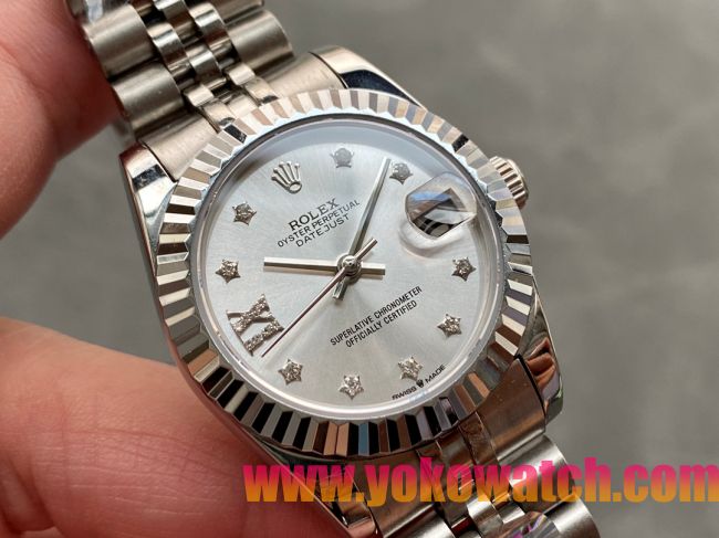 ロレックスコピー・デイトジャスト（DATEJUST）31mm 279160R“全ステンレススチール仕様＋三角坑紋ベゼル＋ダイヤモンドインデックス＋シルバーダイヤル” レディース専用モデル